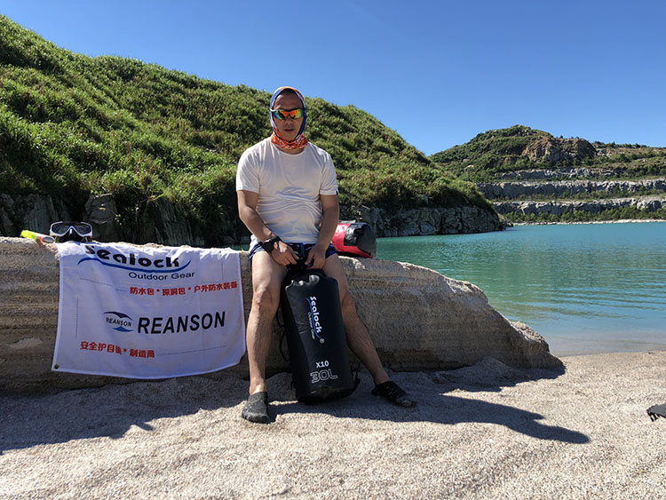 السفر عبر الطبيعة ، مقاوم للماء أولاً: حقيبة ظهر مقاومة للماء مصممة بشكل فريد من Sealock Outdoor